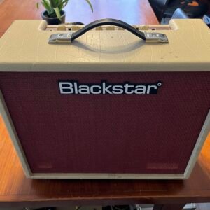 Ampli Blackstar Debut 50R Cream Oxblood